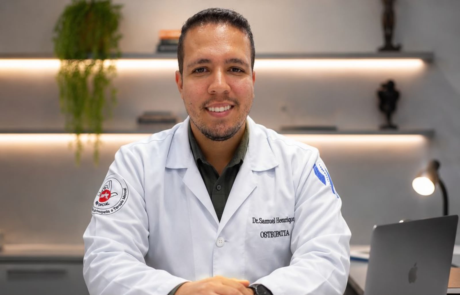 Dr. Samuel Henrique